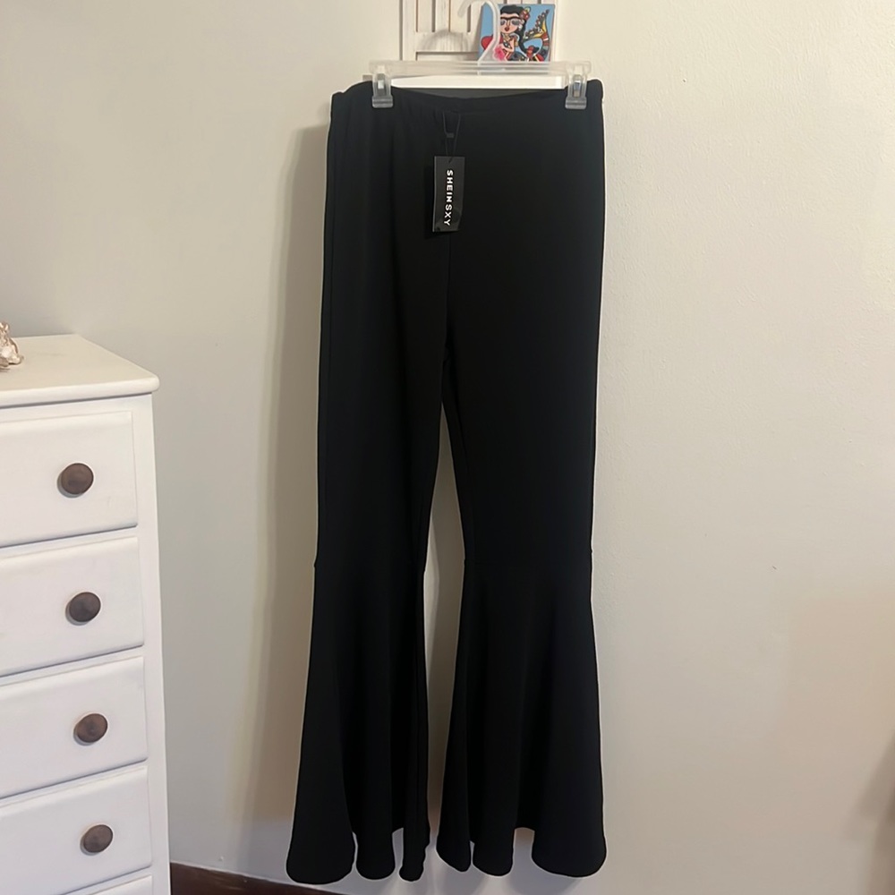 Black SHEIN bell bottom pull on pants size XL